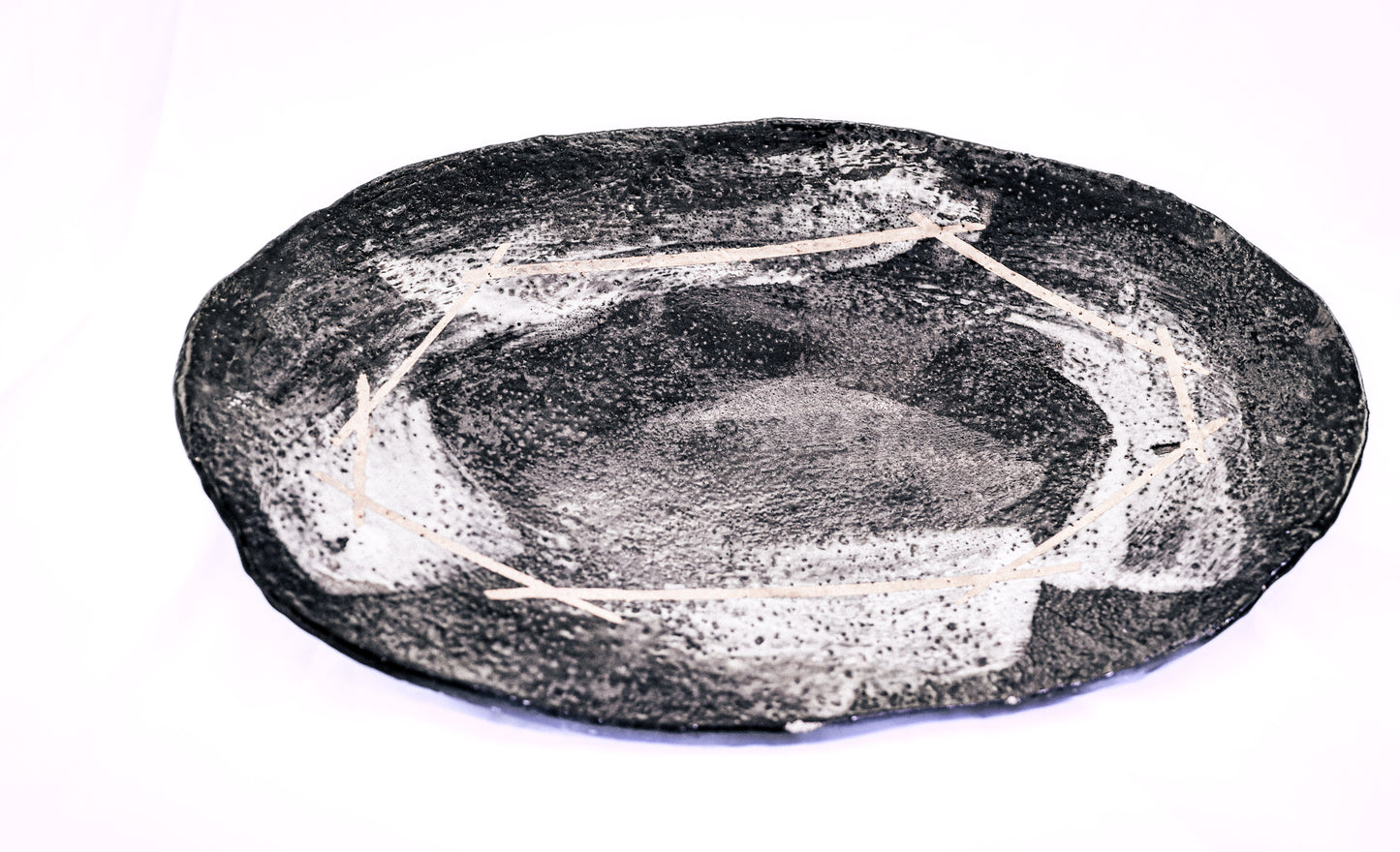 Monochrome Flow Plate